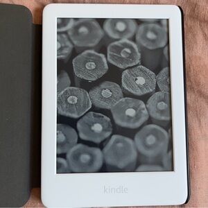 ‼️Ads Free Kindle 10th Generation E-Reader With Charging Cable